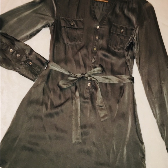 H&M silk midi button down shirt - Picture 2 of 8